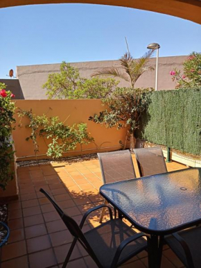 Apart 1 en PLANTA BAJA CON PEQUEÑO JARDÍN EN PRIMERA LÍNEA DE PLAYA
